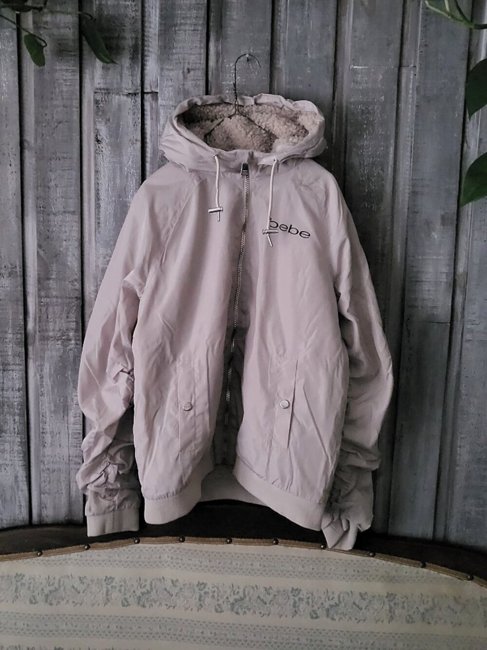 Bebe Women's Medium Taupe Sherpa Lined Hooded Bomber Jacket Ruched Sleeve